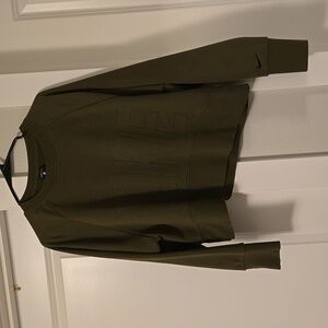 Nike Dri-Fit Crewneck Sweatshirt LIKE NEW